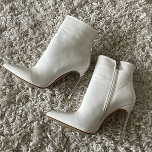 Brand new white Ego boots US size 9/ UK 7